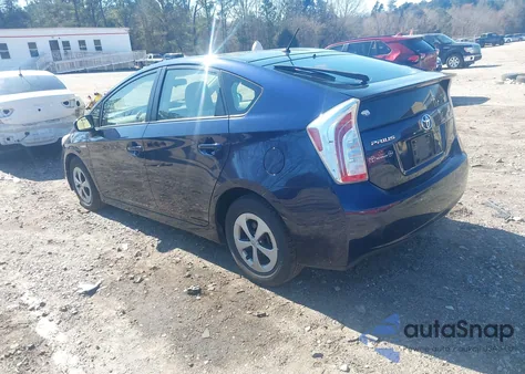 2015 Toyota Prius Two z USA, uszkodzony, nr VIN JTDKN3DU2F0444613